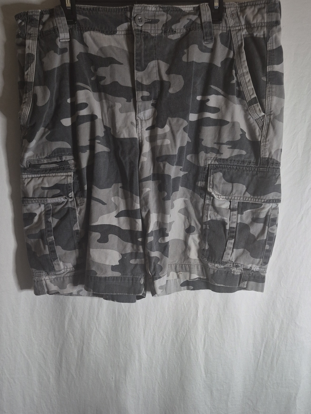 Roebuck & Co. Gray Camouflage Cargo Shorts